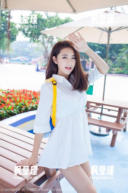 IMiss爱蜜社 - 啊，为什么我不能天天看到小丽莎萌萌哒的泳池写真？网盘…赶快让我多点空间！