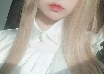 吉他妹妹如诗如画，K酱的高清写真集会不会让我忍不住哼唱？