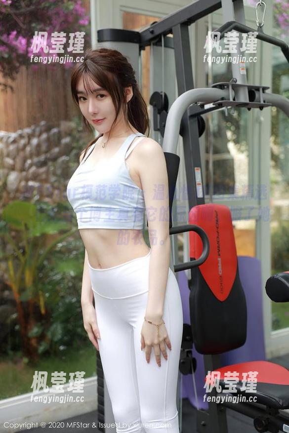 MFStar模范学院 - 温心怡JK图集精选，看来当个博主真有它的原因啊，服了她的衣品。