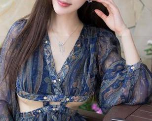 MiStar魅妍社 – 在泳池边的黄乐然泳衣分享：是谁出游一定要比心？