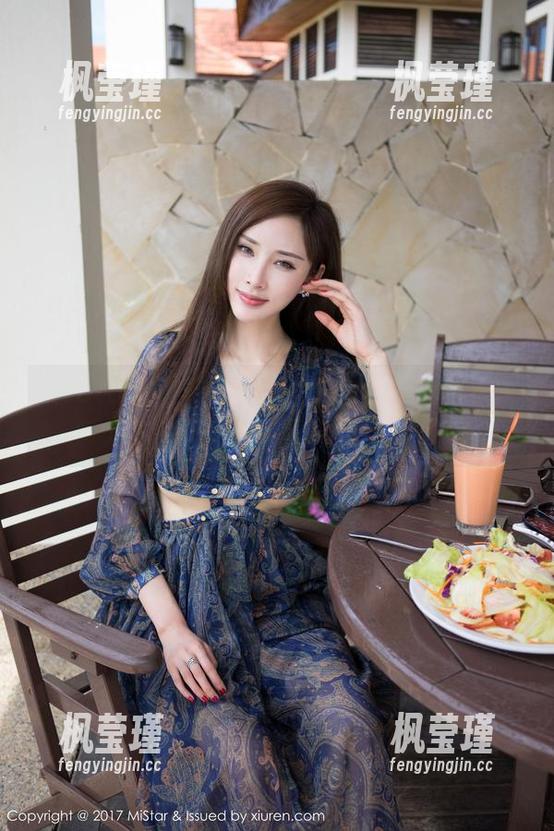 MiStar魅妍社-黄乐然 MiStar魅妍社 - 在泳池边的黄乐然泳衣分享:是谁出游一定要比心?