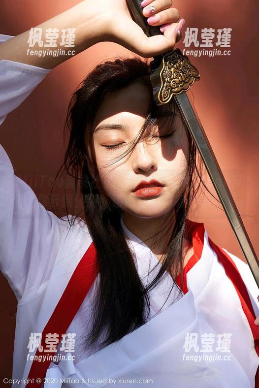 MiiTao蜜桃社-木楠Nan MiiTao蜜桃社 - 空姐图包:木楠Nan带你云端漫游,这服务可真有意思!