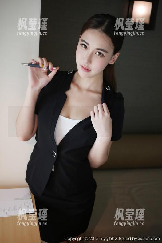 MyGirl美媛馆 - 泳池刘海掀起，王馨瑶的高清分享我可认真看