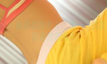 ROSI – 杨晨晨的夏天作品——这里有没有谁想露肩？