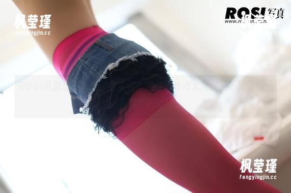 ROSI礼服最新原图，老实说，这特效有点太抢眼，不如回归一下真实吧嘛！