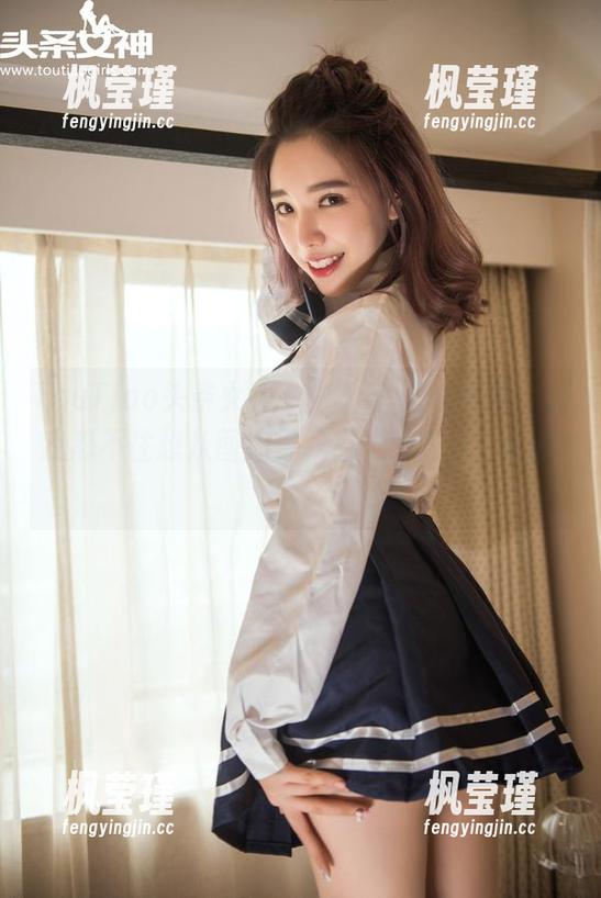 TouTiao头条女神 - 办公室里的娜露，让我忍不住想从图库里找出“不简单”的精选。