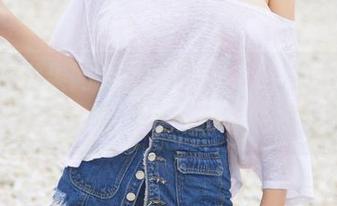 UGirls尤果网 – 套图亮相：乔依琳的职业装演绎，真想把她的衣柜搬回家