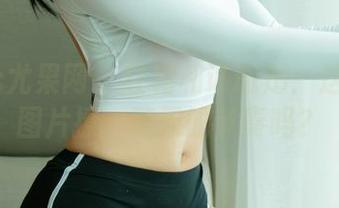 UGirls尤果网 – 红裙和谭晓彤：这是要用图片撩一整天的节奏吗？