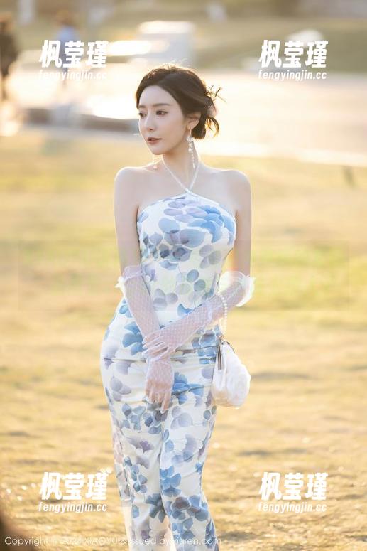 XIAOYU语画界-杨晨晨sugar XIAOYU语画界 - 一组充满冲突感的套图,杨晨晨sugar的吊裙与丝袜太撩人了