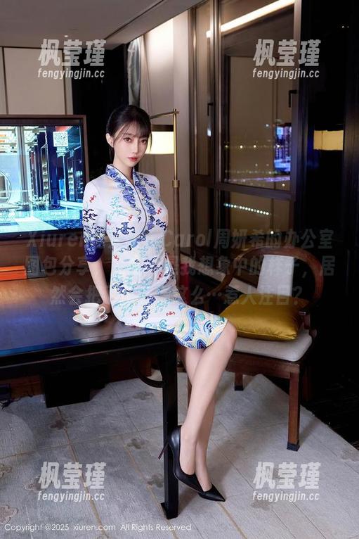 Xiuren秀人网 - Carol周妍希的办公室图包分享，完全不是我想象中的样子，居然会把工作变得这么…惹人注目？