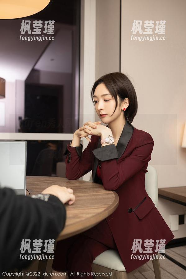 Xiuren秀人网 - 想下载Wendy智秀的黑白套图，但每次都让我犹豫不决，搞得我像个纠结的青少年。