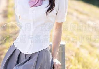 Xiuren秀人网 – 这组免费原图让任莹樱Jenny的圣诞气氛满满，有点小可爱哦。