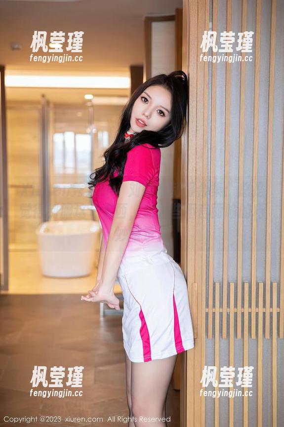 Xiuren秀人网 - 刘婷婷制服合集：总是觉得制服这个东西，透着些不言而喻的巧妙暗示。
