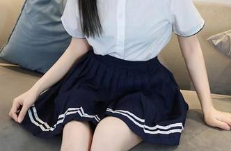 Xiuren秀人网 – 图片中盼盼玉奴的校服，极具“复古现代感”，种种美好暗藏其中，原图不翻出来实在太可惜。