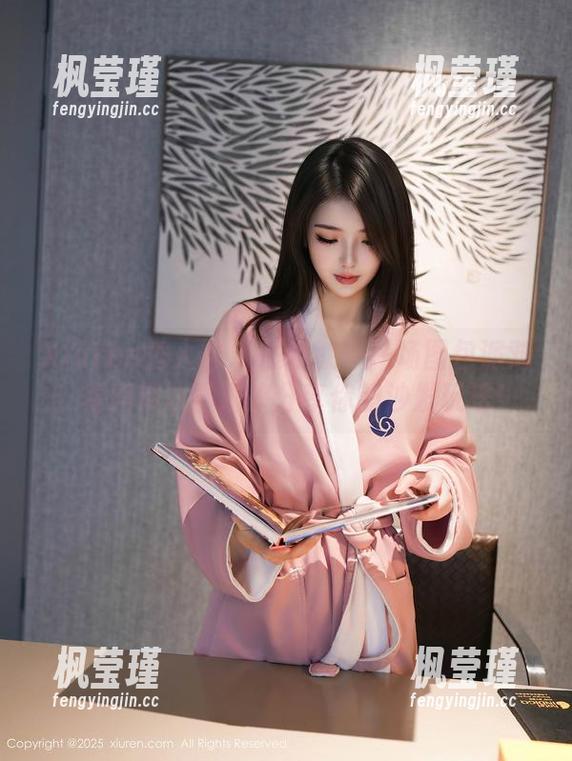 Xiuren秀人网 - 在家就是一场图包派对：麦琪绫冰激淋来分享你的沙发玩法！