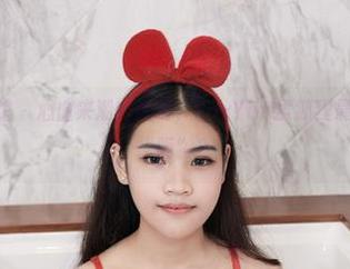 YouWu尤物馆 – 心血来潮的透明，FoxYini孟狐狸最新写真值得的“呃”？