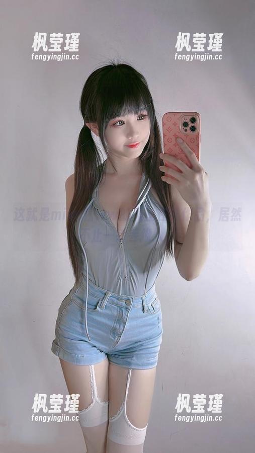 这就是miko酱ww的黑丝在线作品，居然不止一丢丢撩人。