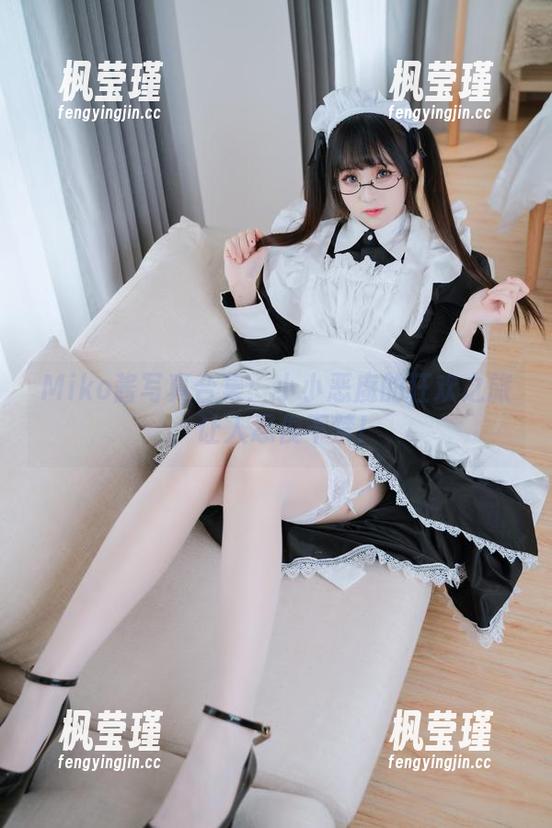 Miko酱写真合集：小小恶魔的狂欢之旅，让人忍俊不禁！