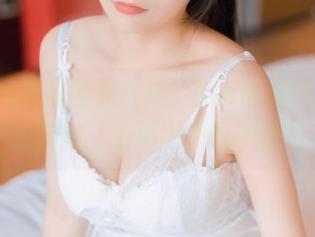 usejan蓝蓝的照片集：cos的夏日女友模式开启，结果出乎我的意料