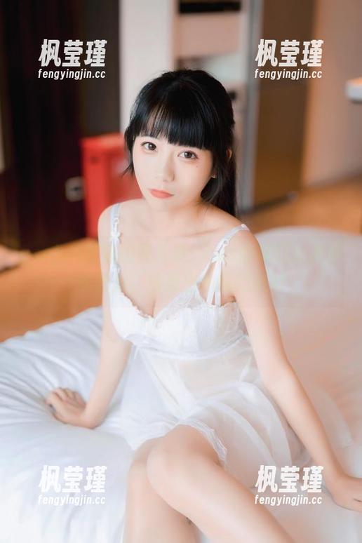 usejan蓝蓝的照片集：cos的夏日女友模式开启，结果出乎我的意料