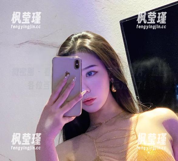 微密圈 - 看不爱笑的赛琳水手服的图片，提醒各位当心风筝线，不然又玩儿脱了！