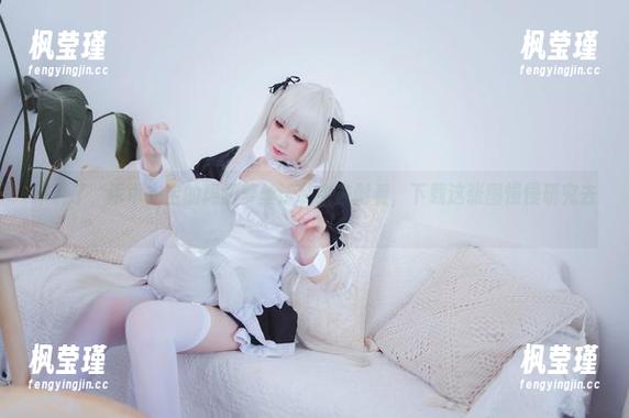 乖乖衣宝 不说了,乖乖衣宝的玛丽萝丝泳装实在耐看,下载这张图慢慢研究去。