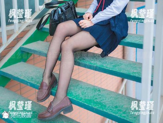 怎么看都觉得兔玩映画的圣诞萌女郎太可爱了？原图要不要快速下载？