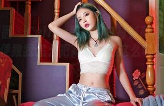 嗲囡囡 – Celina青妍的白衬衫高清图集，顺便教我怎么把简单穿得这么吸引人，这不公平！