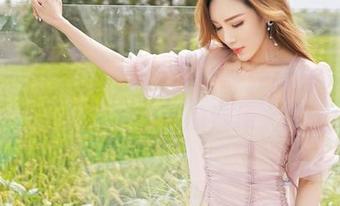 嗲囡囡 – 模特YOYO短裤写真里的每个细节都让我觉得自己的选择太单薄！