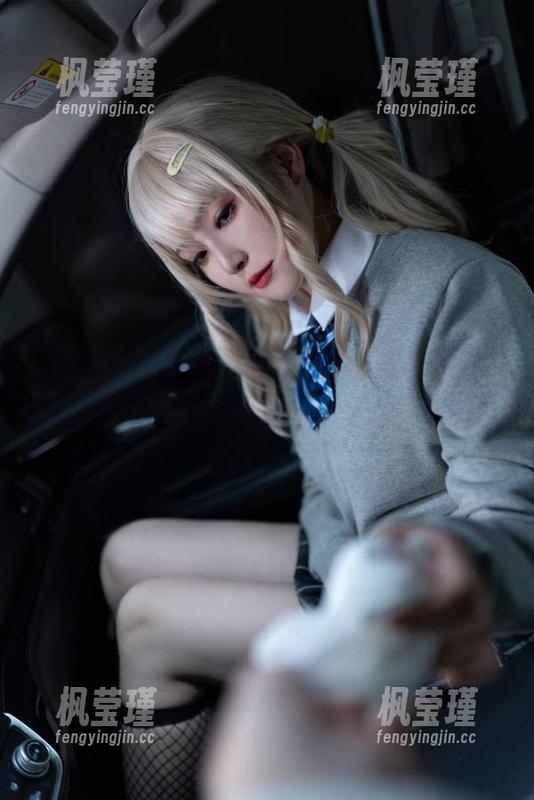在看熊猫女仆的写真集，夏夏子怎么做到的，一言不合就想下载啊！