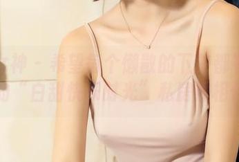 头条女神 – 希望每个懒散的下午都有周熙妍的“白甜快乐时光”私房照相伴。