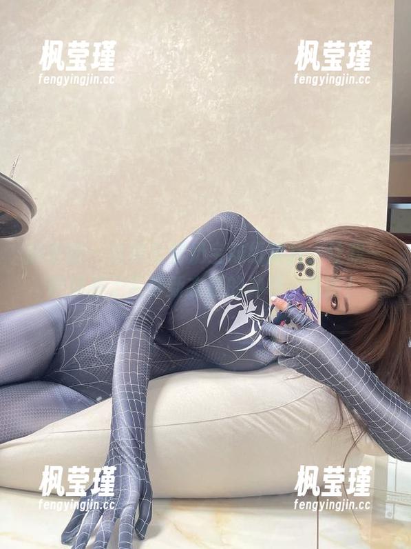 微密圈 - 红黑全套奶宝妹纸图片，让我一瞬间有了买件新衣服的冲动，哈哈！