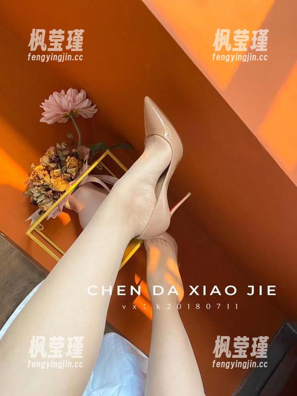 宸大小姐 微密圈 - 宸大小姐的泳衣瞬间,图库里等你来下载帮忙甄别一下!