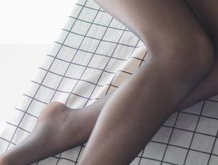 少女秩序 – 图片锁定：乐栀的美足，保证让你想滑滑滑！