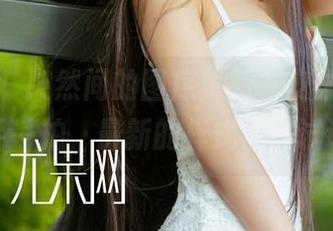 尤果网 – 突然间的图库更新，安柔在海边随手一拍，最新的样式你得试试！