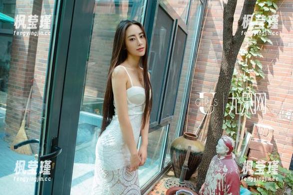 尤果网 - 王瑞儿的修女美图，堪比宗教讽刺剧的主角，顺便问一句，她的发型有灵感吗？