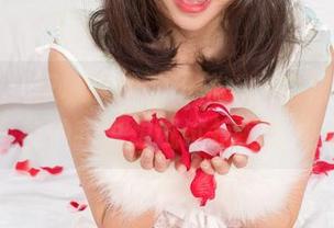 尤果网 – 京城守候的研依——白裙美图，为什么有种我也想试试搭配的冲动呢？