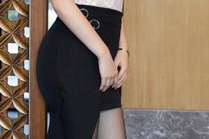 尤蜜荟 – 观察是小逗逗在浴缸里的放松瞬间，图包可真迷人！