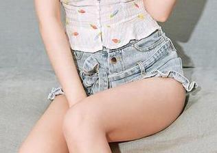 尤蜜荟 – 这不是短裙，是黄金宝儿的隐秘武器：写真集一探究竟。