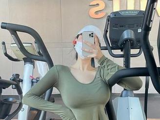 微密圈 – 这组美图，左公子666与雪白女人间的恍惚魅影