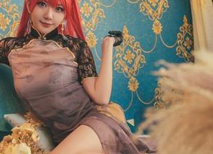 看希希_啾在热天午后的写真，忽然觉得自己好羡慕这份无所事事的态度。