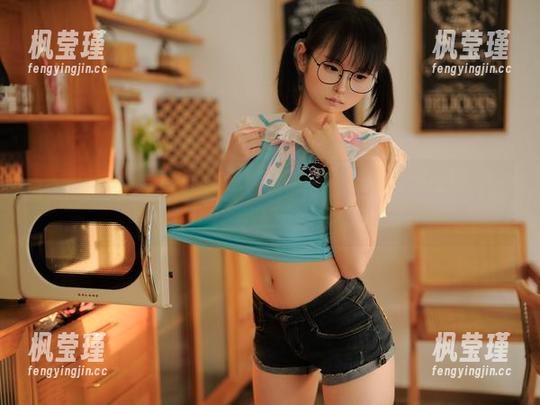 幼水铃衣 幼水铃衣的晨醒:高清图集,想问她这张是刚睡醒还是刚化妆?
