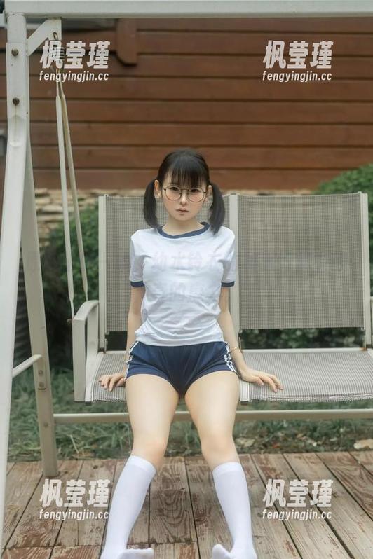 原图上的一瞬，幼水铃衣的和服好像有股神奇的魔力。