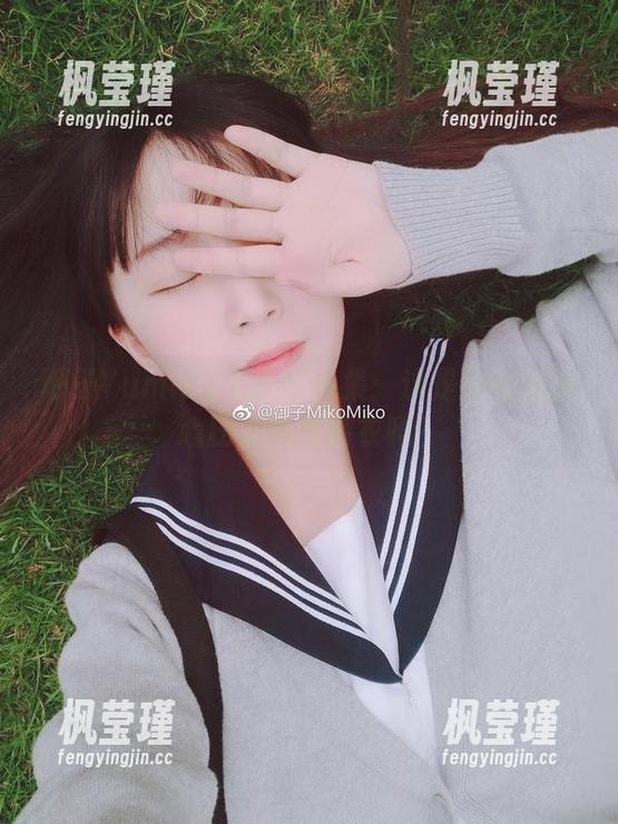 御子Yumiko毛衣写真集：这是要给我的心压上多重毛衣吗？
