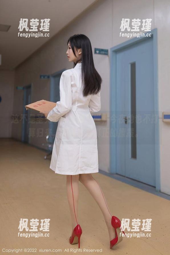 这不是圣光下的抖娘利世，今夜她也不打算归来，原图才是真正的撩拨。