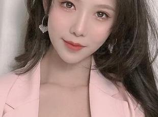 写真里的抖娘利世：红涩小铃铛带来的小尴尬