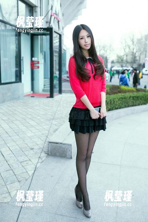 推女郎 - Yu佳妮白丝图包，瞧这一双猫步，差点心绞痛了呢。