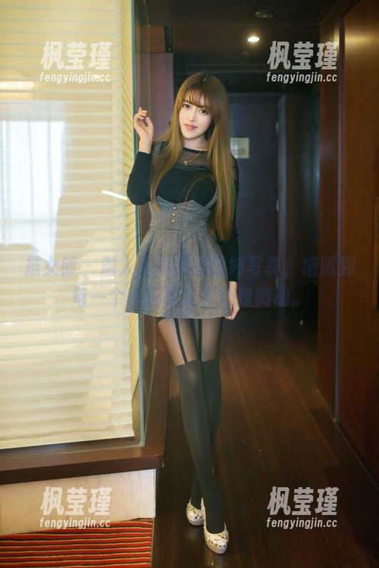 推女郎 - 潜入冯雨芝的清纯写真，细腻到每一个小细节让人心弦微动。