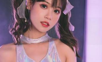 星黛鹿鹿i的定制黑色篇章：图片里隐藏的小叹息