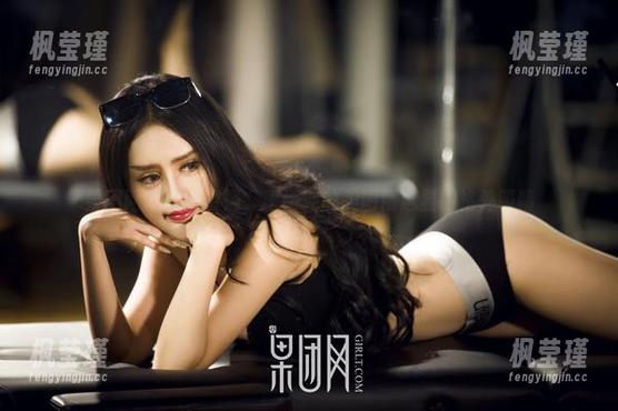 果团网 - 足下留情，王语纯的美图精选显得格外吸睛